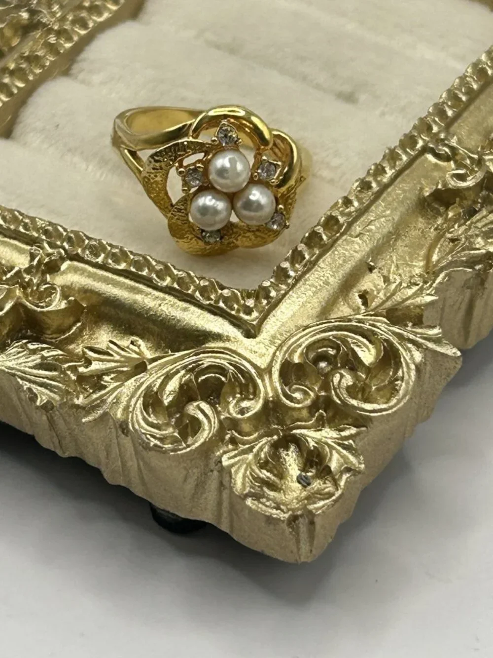 Vintage Cottagecore Faux Pearl Rhinestone Gold Tone Flower Ring Size 7 Romantic - Picture 12 of 16